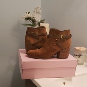 Crown Vintage Cognac Ankle Boots/Booties